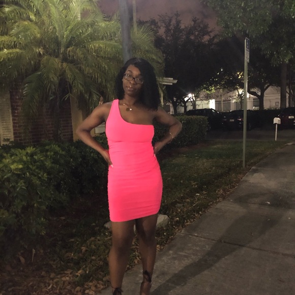 PrettyLittleThing💕 - Picture 2 of 2